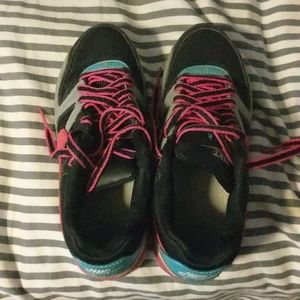 Nike air max size 6 black pink light blue